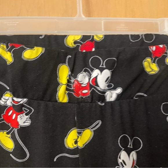 Ladies Mickey Mouse leggings - Picture 4 of 6